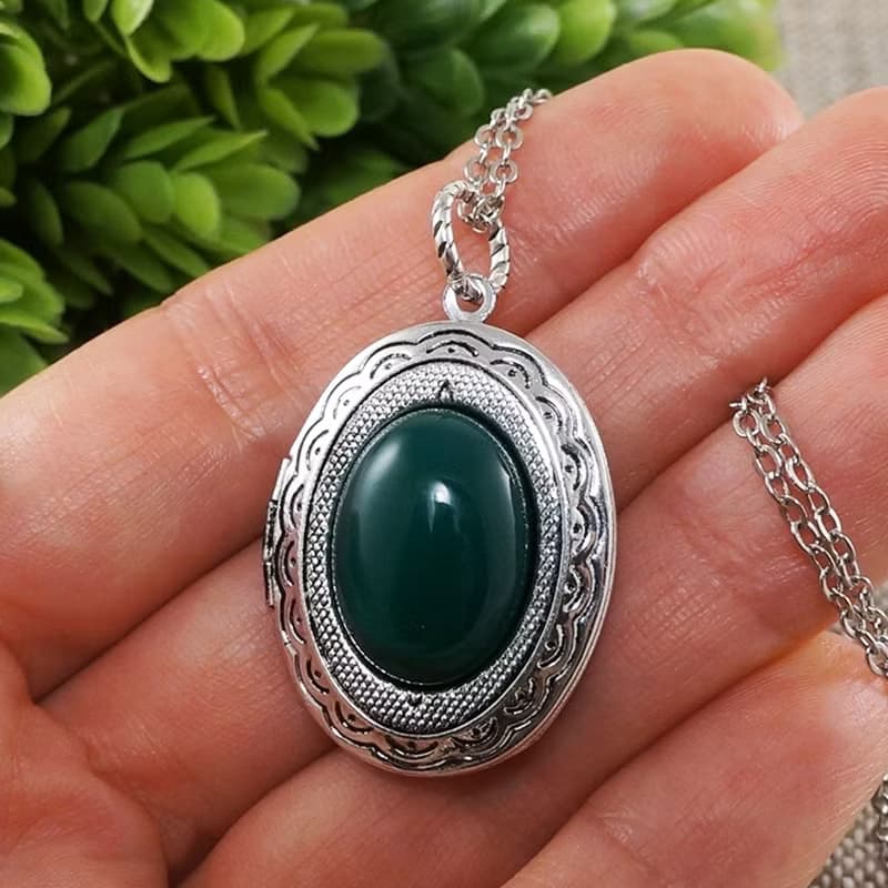 Green Agate Stone Silver Oval Photo Locket Pendant Necklace Woman Jewelry Gift