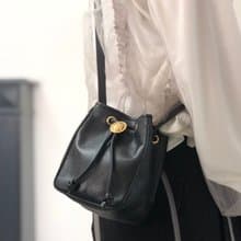 【 日本直送　名牌中古包 】Christian Dior クリスチャン ディオール ショルダーバッグ ブラック CDロゴ レザー 巾着 t4tu7b