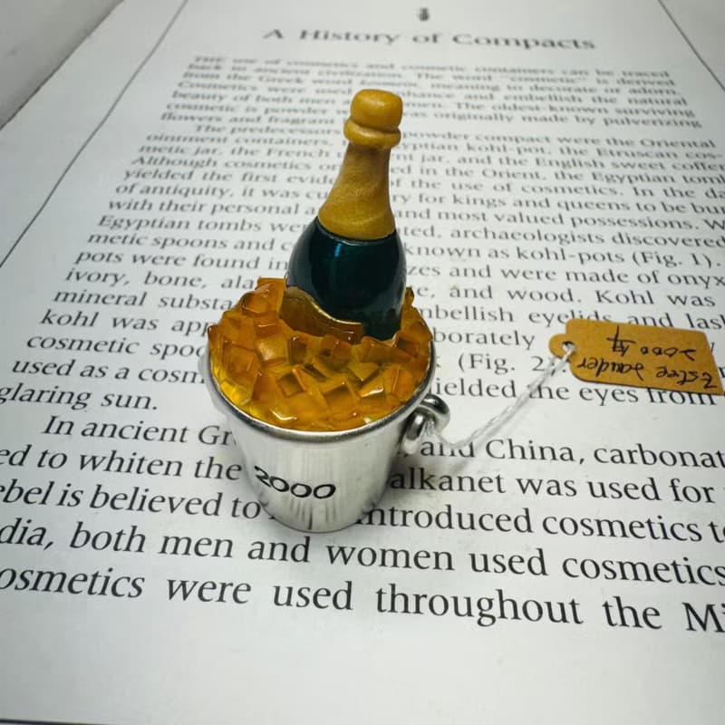 Estée Lauder 2000年香膏盒