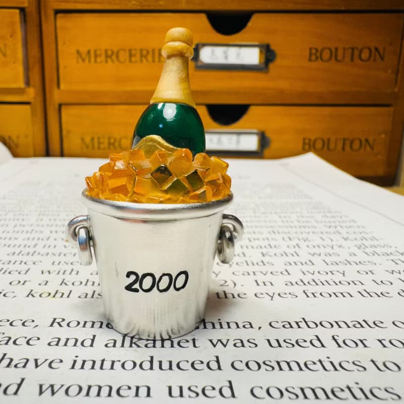Estée Lauder 2000年香膏盒