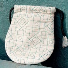 情人節禮物 限量一件 手工刺繡收納包 / 民族風包 / 錦囊袋 / 化妝包 / 手機包 / 手拿包 - 幾何圖騰刺繡圖騰