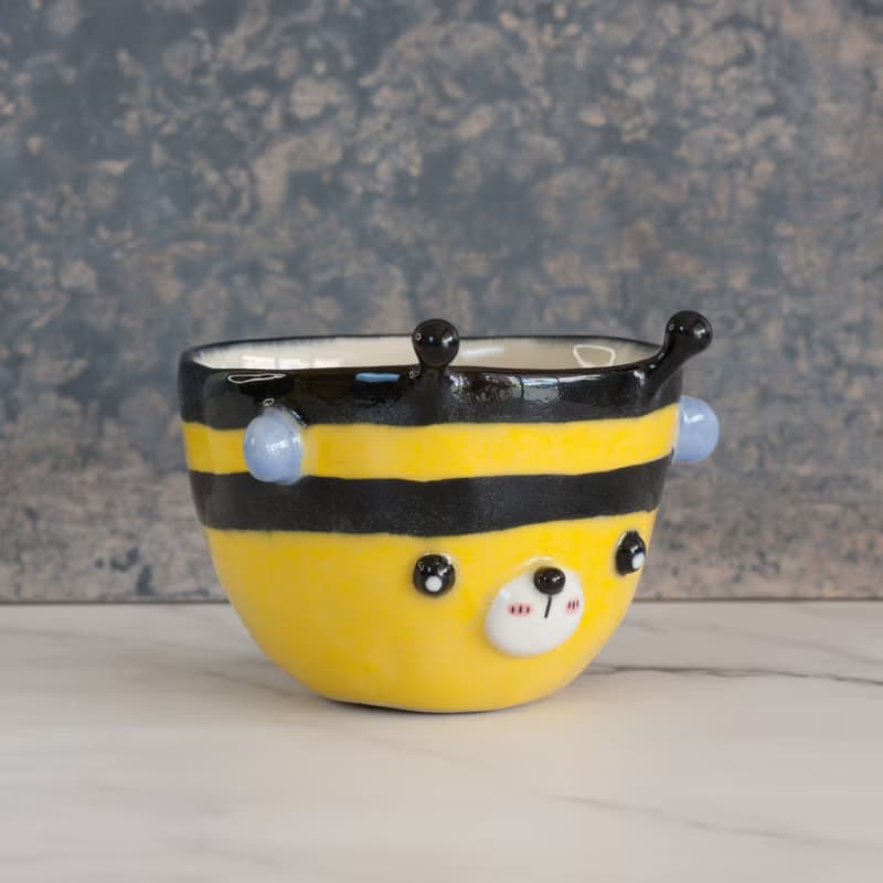 Cute bee cup (coffee cup/tea cup)