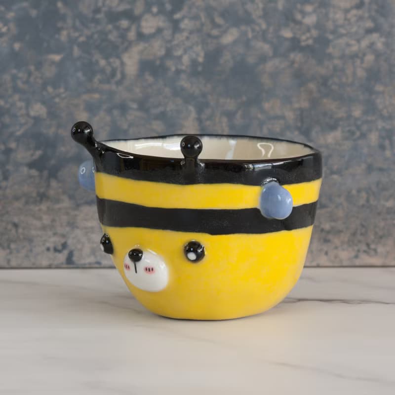 Cute bee cup (coffee cup/tea cup)