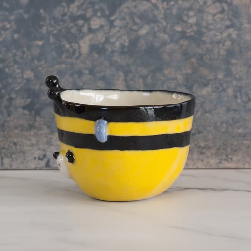 Cute bee cup (coffee cup/tea cup)