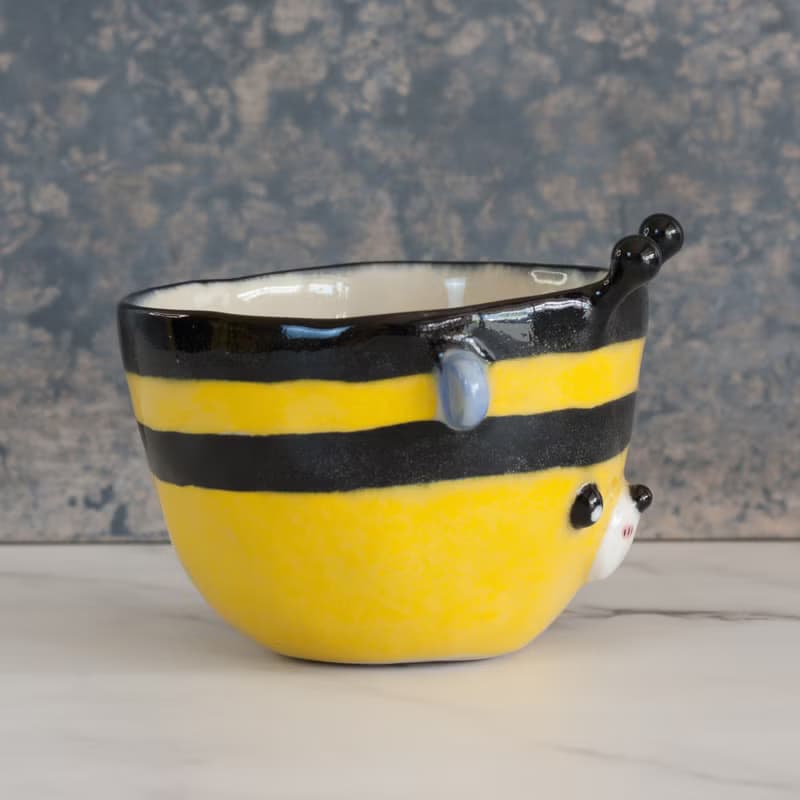 Cute bee cup (coffee cup/tea cup)