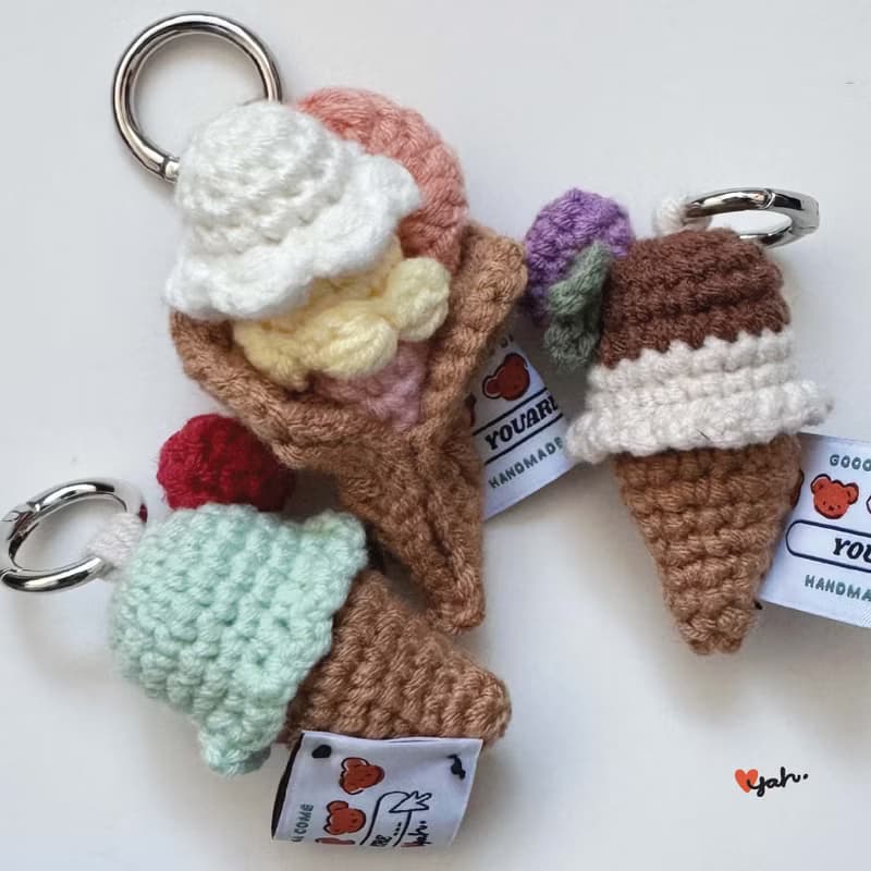 手工編織藍莓朱古力雪糕吊飾