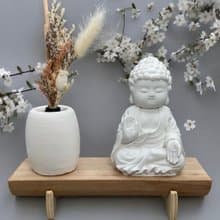 文青簡約風 淨念吉祥之向德小佛 原木底座系列 搭配永生花瓶