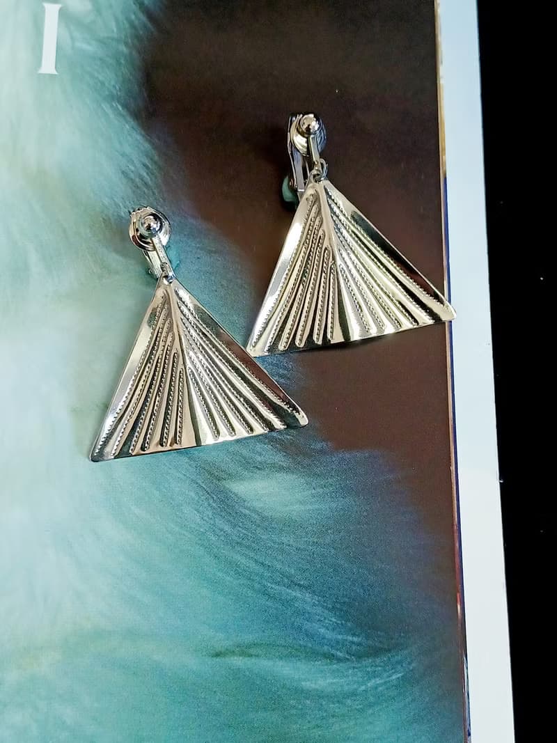 vintage jewelry  古典金屬垂墜魚尾 夾式耳環