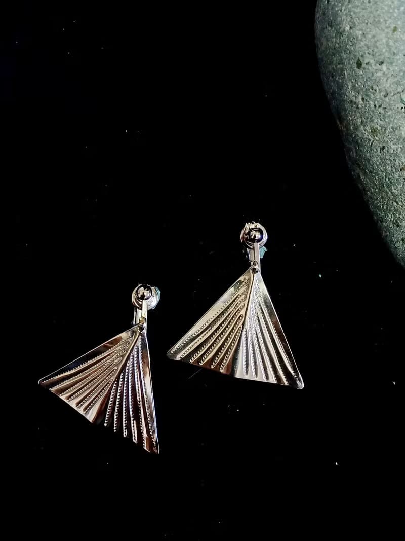 vintage jewelry  古典金屬垂墜魚尾 夾式耳環