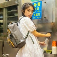 【DOUGHNUT】14吋 防潑水 後背包 馬卡龍 水壺格 經典熱銷-灰 RE