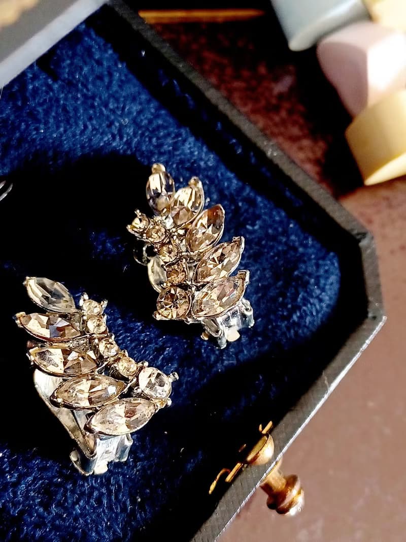 vintage jewelry  典雅葉形萊茵鑽 夾式耳環