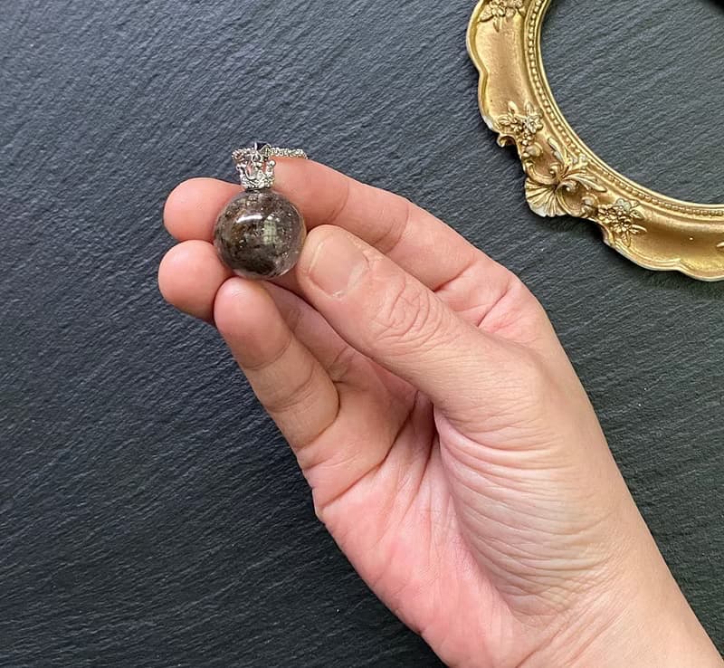 圓圓滿滿-皇冠彩虹閃靈鑽球 滿天星鈦鋼能量項鍊 平衡淨化七輪