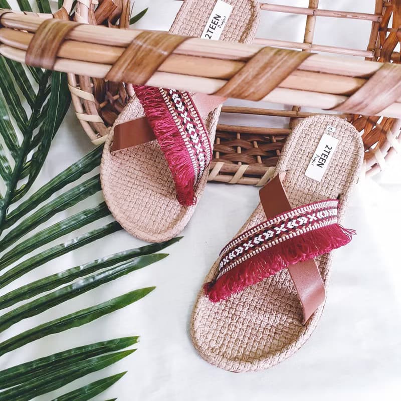 Tassel Sandals : Dark blue / Red / Yellow