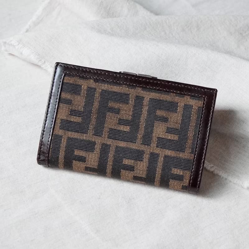 Vintage Fendi 深色老花長夾