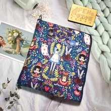 美國設計師布料深藍色燙金愛麗絲布L型拉鍊袋加鋪棉-電子書保護套