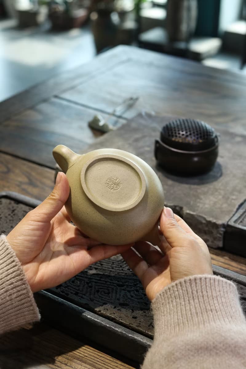 送禮紫砂壺茶壺雨花石 工艺师作品  段泥 300ml 14孔 潘云燕作品