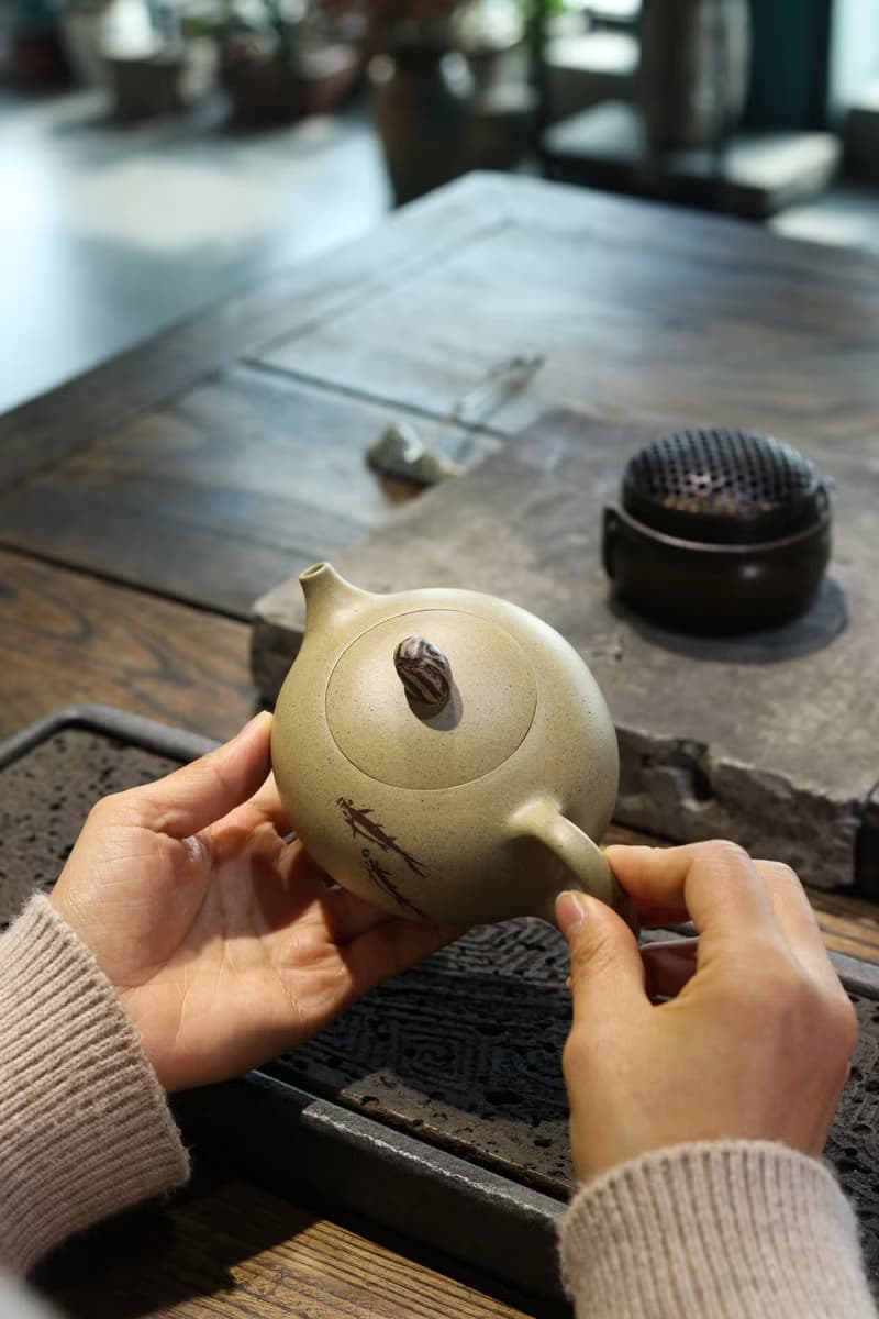 送禮紫砂壺茶壺雨花石 工艺师作品  段泥 300ml 14孔 潘云燕作品