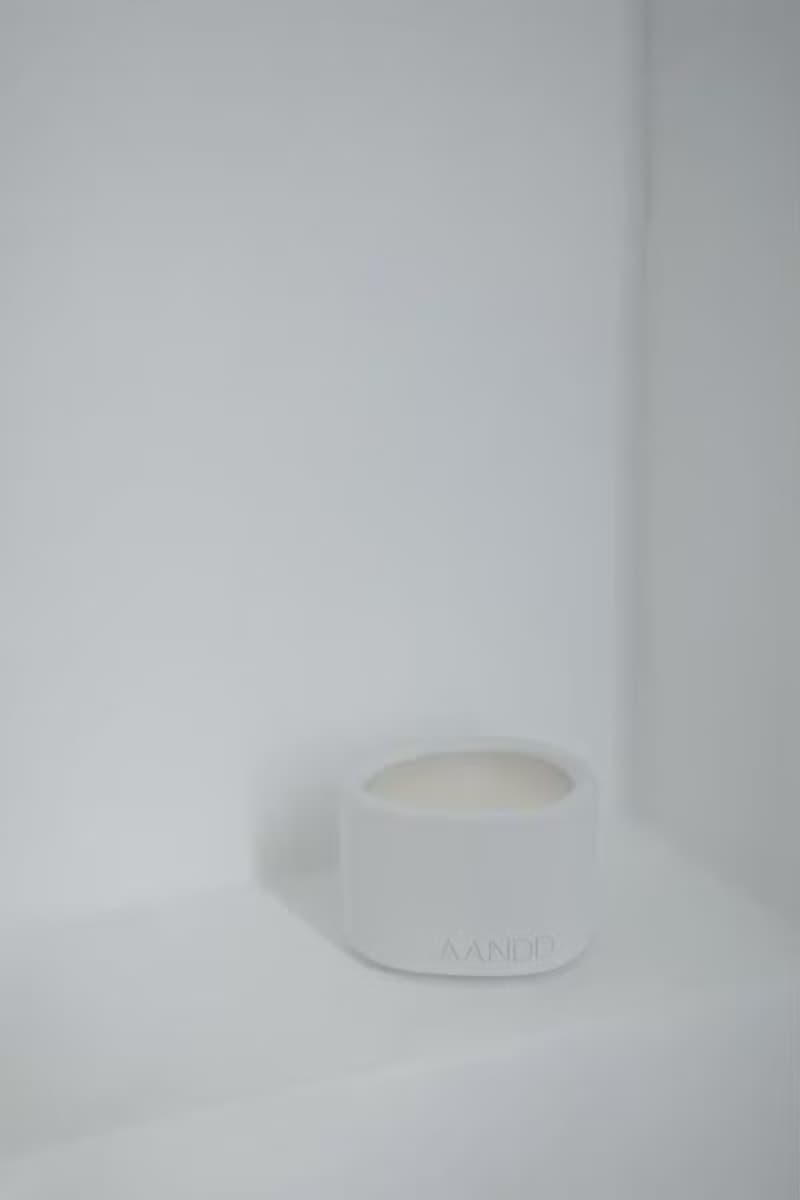 The Pond Candle | 馥野雛菊 | 手工水泥香氛蠟燭