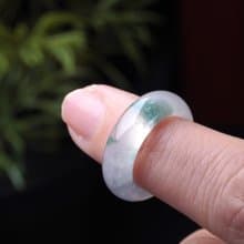 放光玻璃種飄花翡翠戒指戒圈 | 國際8圍|天然緬甸玉翡翠A貨|送禮