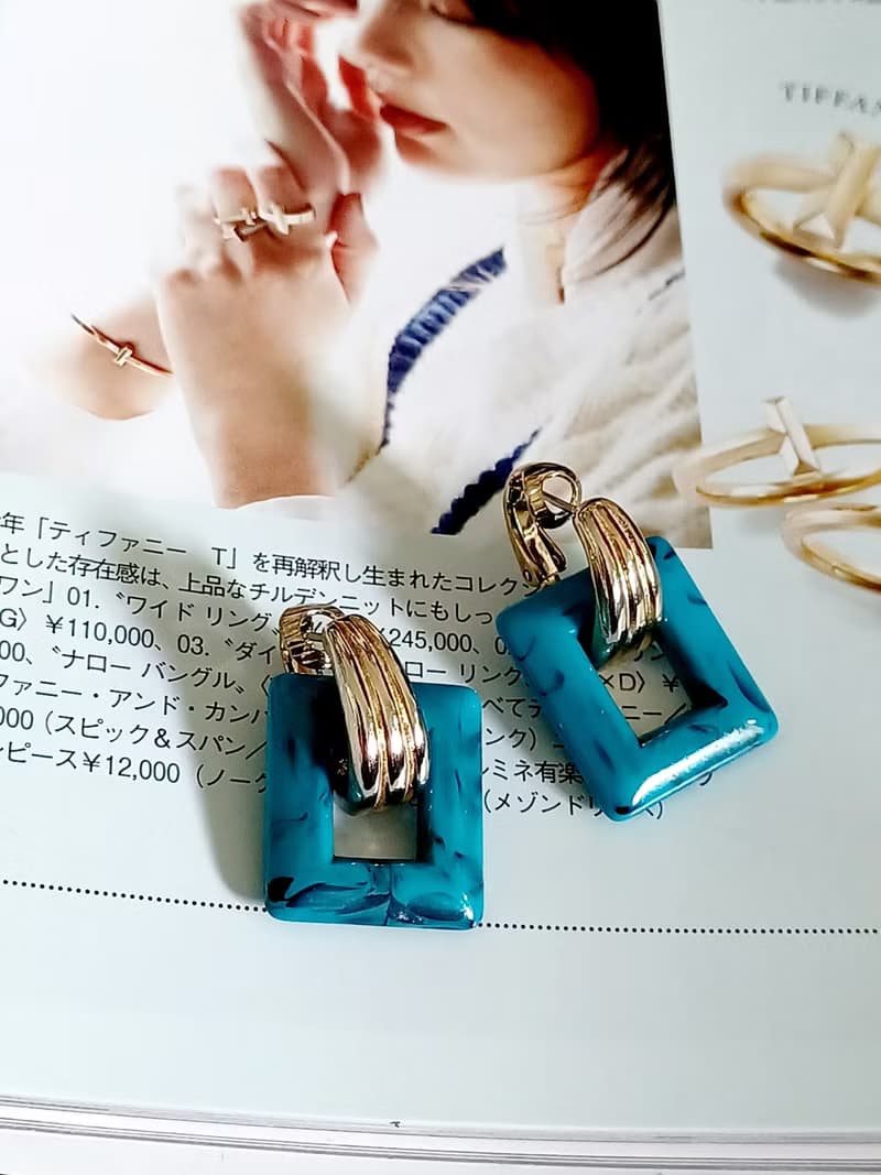 vintage jewelry  AVON 老件方框深藍流紋塑料 針式耳環