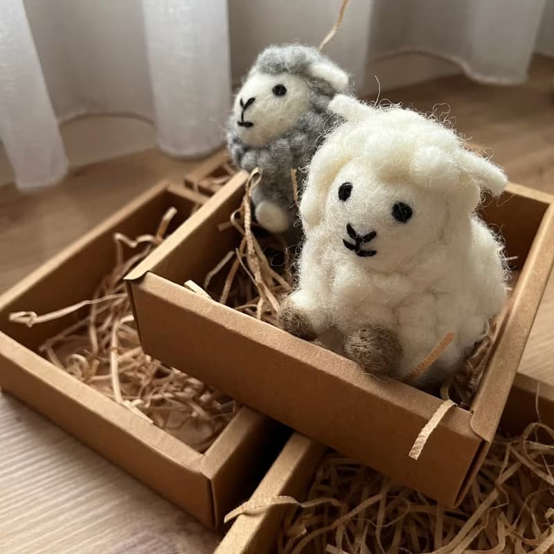 100% Wool 羊毛氈捲捲綿羊_灰 白 _公平貿易