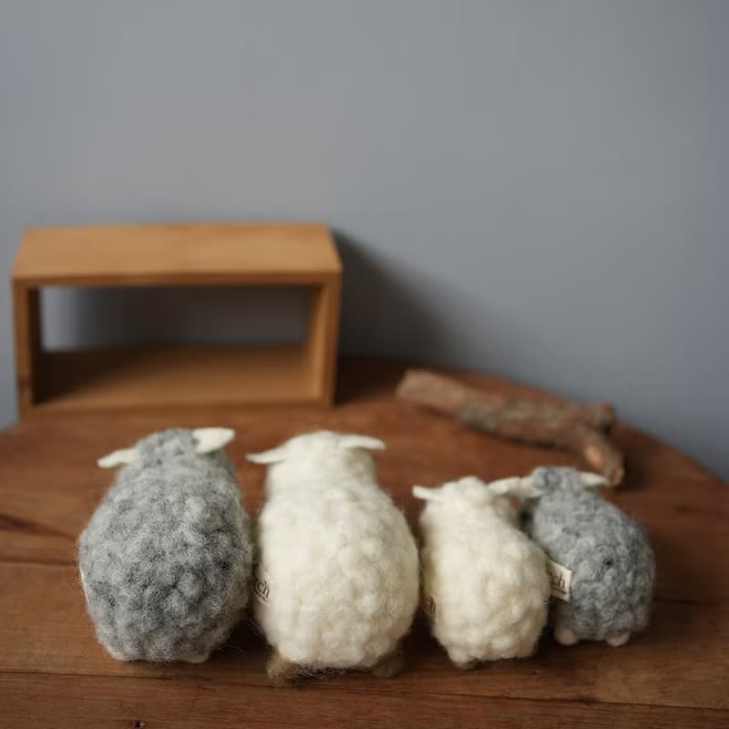 100% Wool 羊毛氈捲捲綿羊_灰 白 _公平貿易