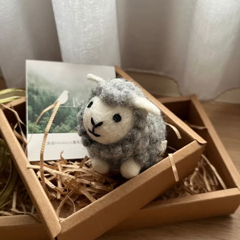 100% Wool 羊毛氈捲捲綿羊_灰 白 _公平貿易