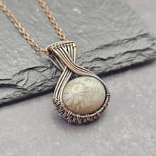 珊瑚玉 造舊銅線吊墜 金屬繞線