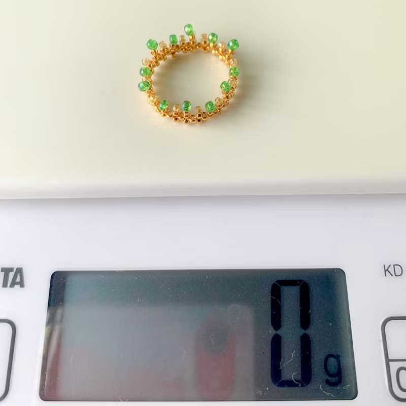 カラーガラスと本金メッキビーズの王冠リング【紫】