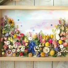 【特別な日のお祝い・誕生日・サロン飾り】ドライフラワーと水彩画と花ミクストメディアフレーム　春の花庭-ドライフラワー　A4サイズ
