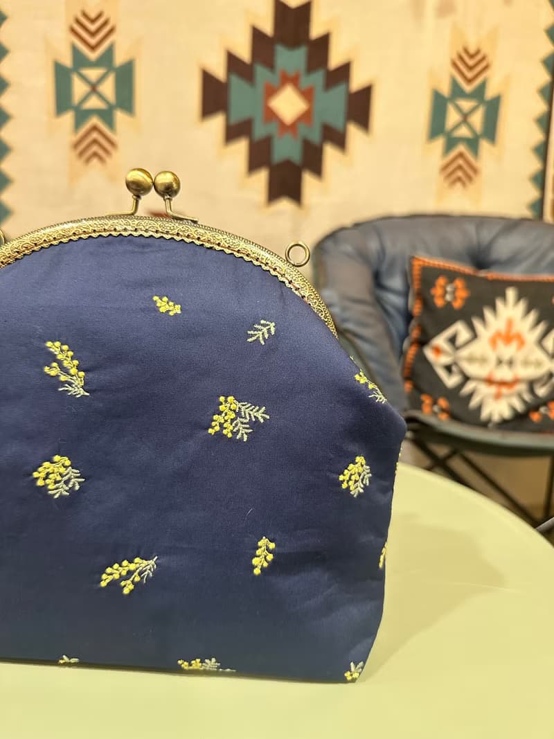 刺繡花花口金包【母親節禮物】