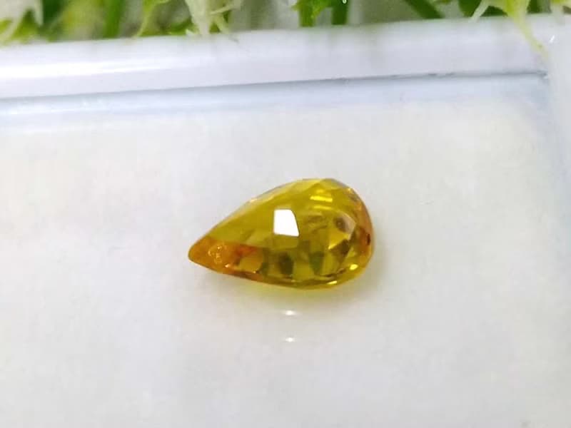 9 x 7 mm ฺ Genuine yellow sapphire