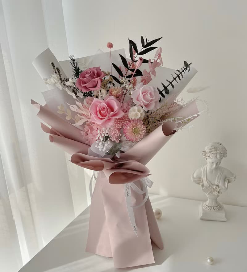 SEE 看見花藝設計 | 永生花 | 玫瑰 | 永生浪漫粉玫瑰花束