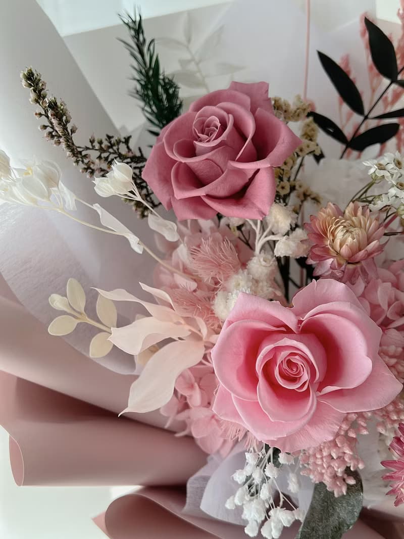 SEE 看見花藝設計 | 永生花 | 玫瑰 | 永生浪漫粉玫瑰花束