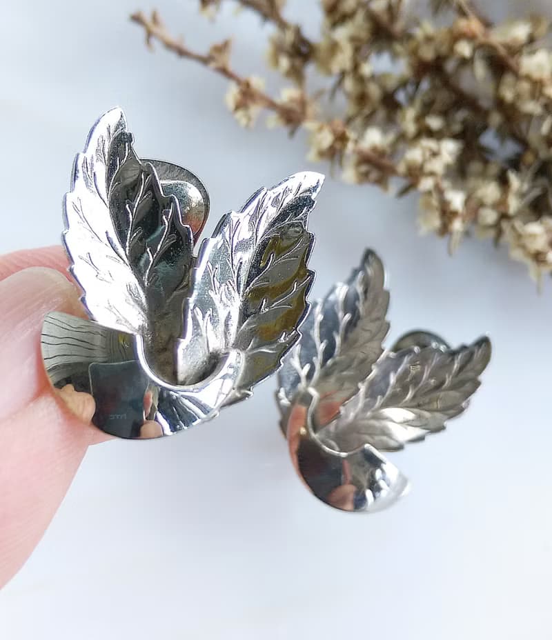 Vintage Jewelry 西洋古董飾品 ALICE 銀色調 雙葉 夾式耳環