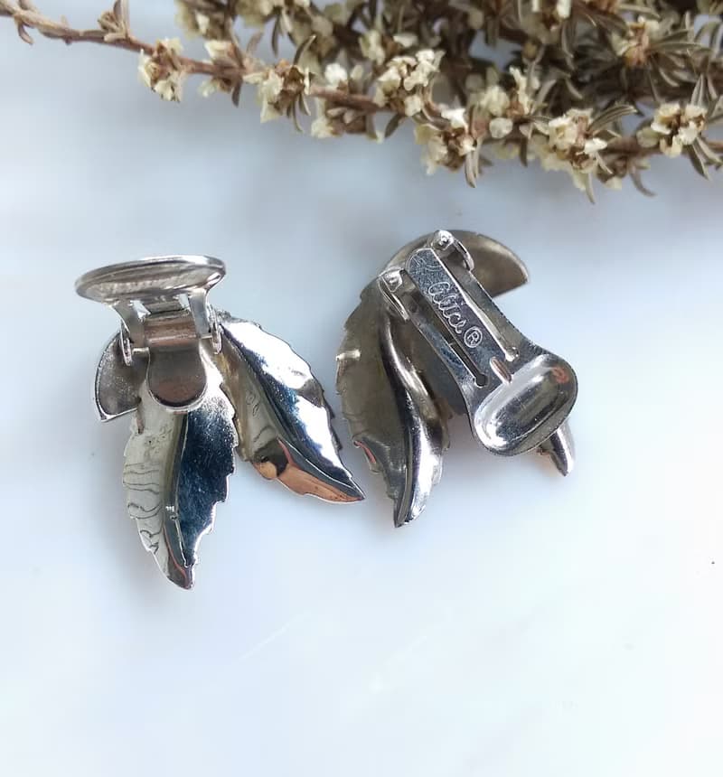 Vintage Jewelry 西洋古董飾品 ALICE 銀色調 雙葉 夾式耳環