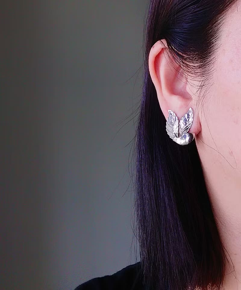 Vintage Jewelry 西洋古董飾品 ALICE 銀色調 雙葉 夾式耳環