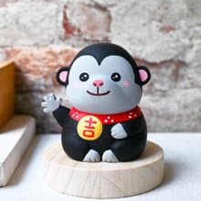 好運到 招財小猴子 手工木製擺飾 名片架 療癒小木雕 小金剛 公仔