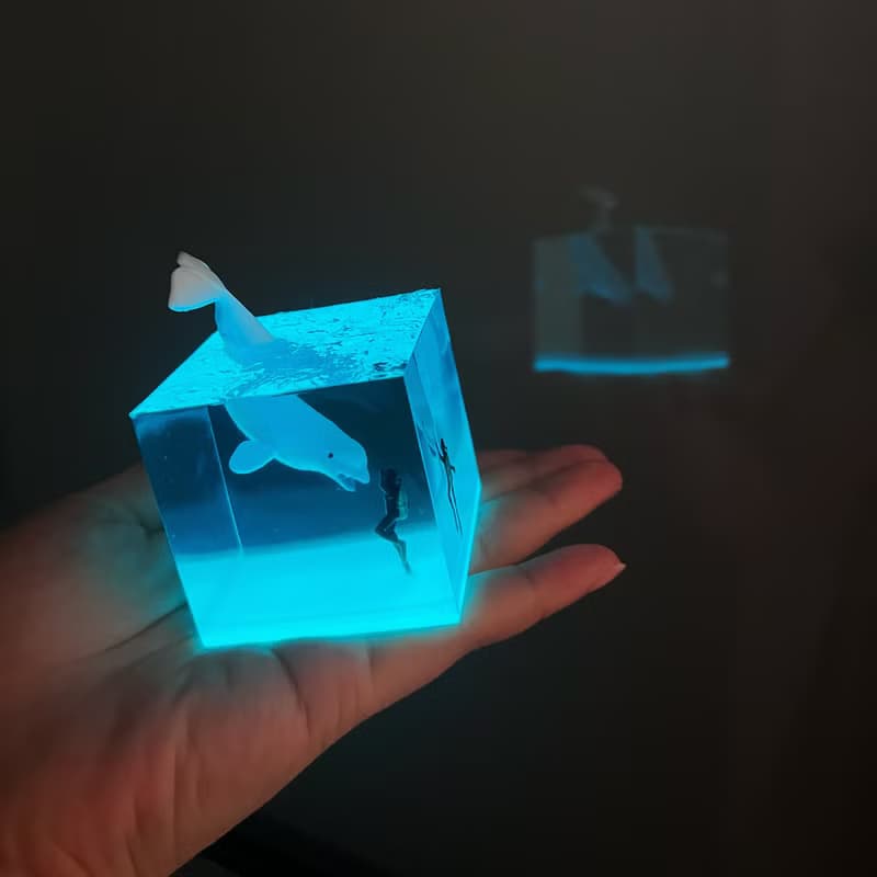 白鯨與潛水員立方桌擺/ 夜光海洋小夜燈
