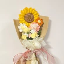 鈎針編織粉黃色系向日葵豬豬花花束