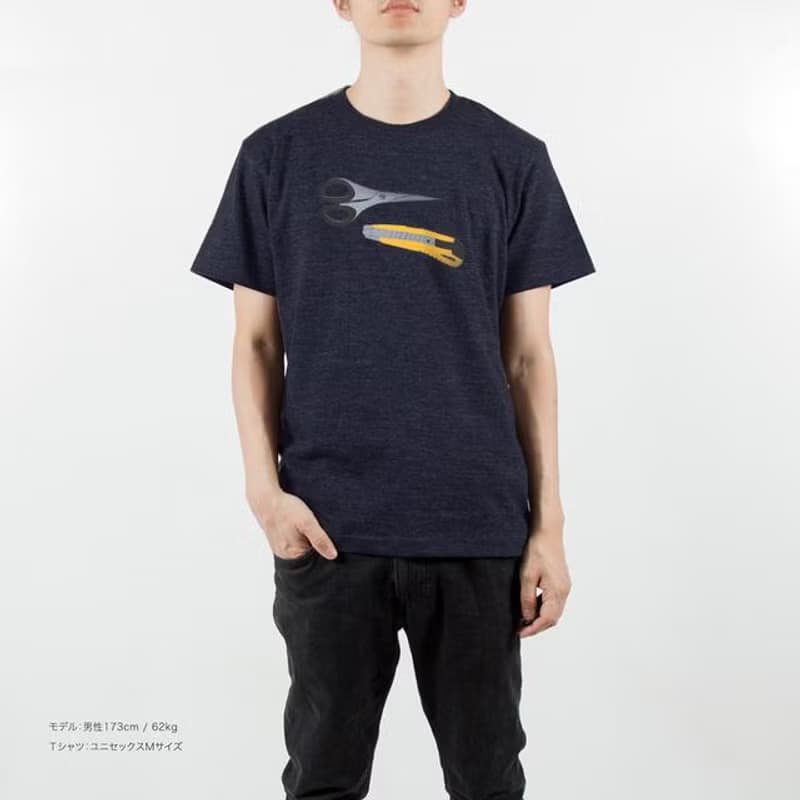 文具好きへのギフトに。カッターとハサミTシャツ　ユニセックスS〜XLサイズ、レディースS〜Lサイズ　Tcollector