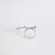 Willowy ring