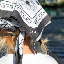 doudle is the new black 絲巾