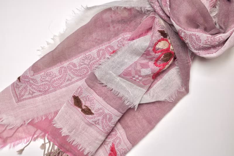 【母親節禮物】喀什米爾水煮羊毛手工刺繡圍巾披肩甜桃粉灰藕三層