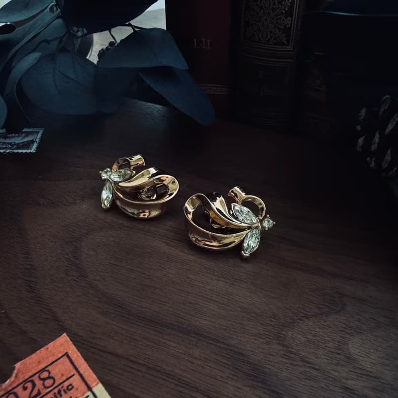 大方綴金萊茵耳夾