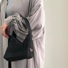 【 日本直送　名牌中古包 】PRADA プラダ ハンドバッグ ブラック トライアングルロゴ ナイロン アシメントリー ミニバッグ vintage 5aczat