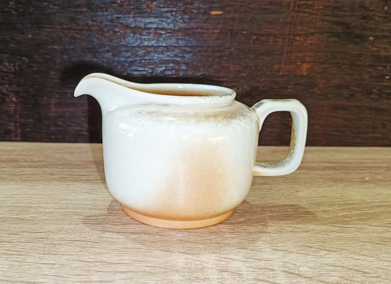柴燒白玉泥公道杯-鶯歌陶藝家李玟叡