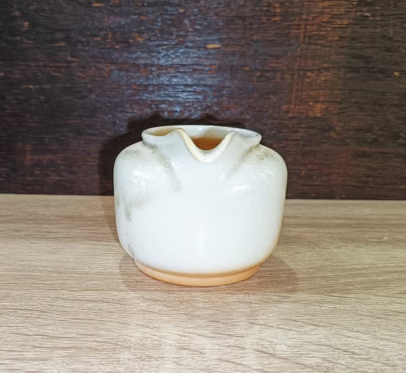 柴燒白玉泥公道杯-鶯歌陶藝家李玟叡