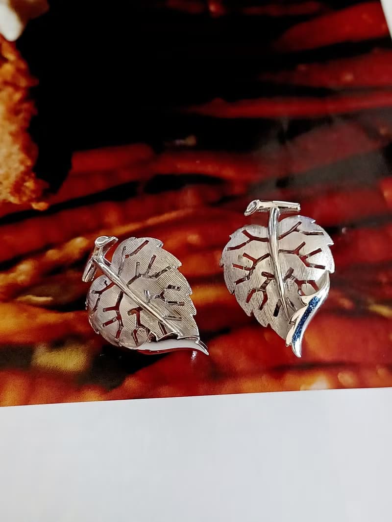 vintage jewelry 古董Trifari銀色刷紋葉脈 夾式耳環
