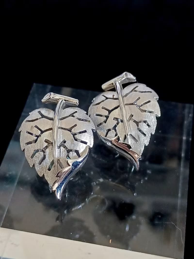 vintage jewelry 古董Trifari銀色刷紋葉脈 夾式耳環